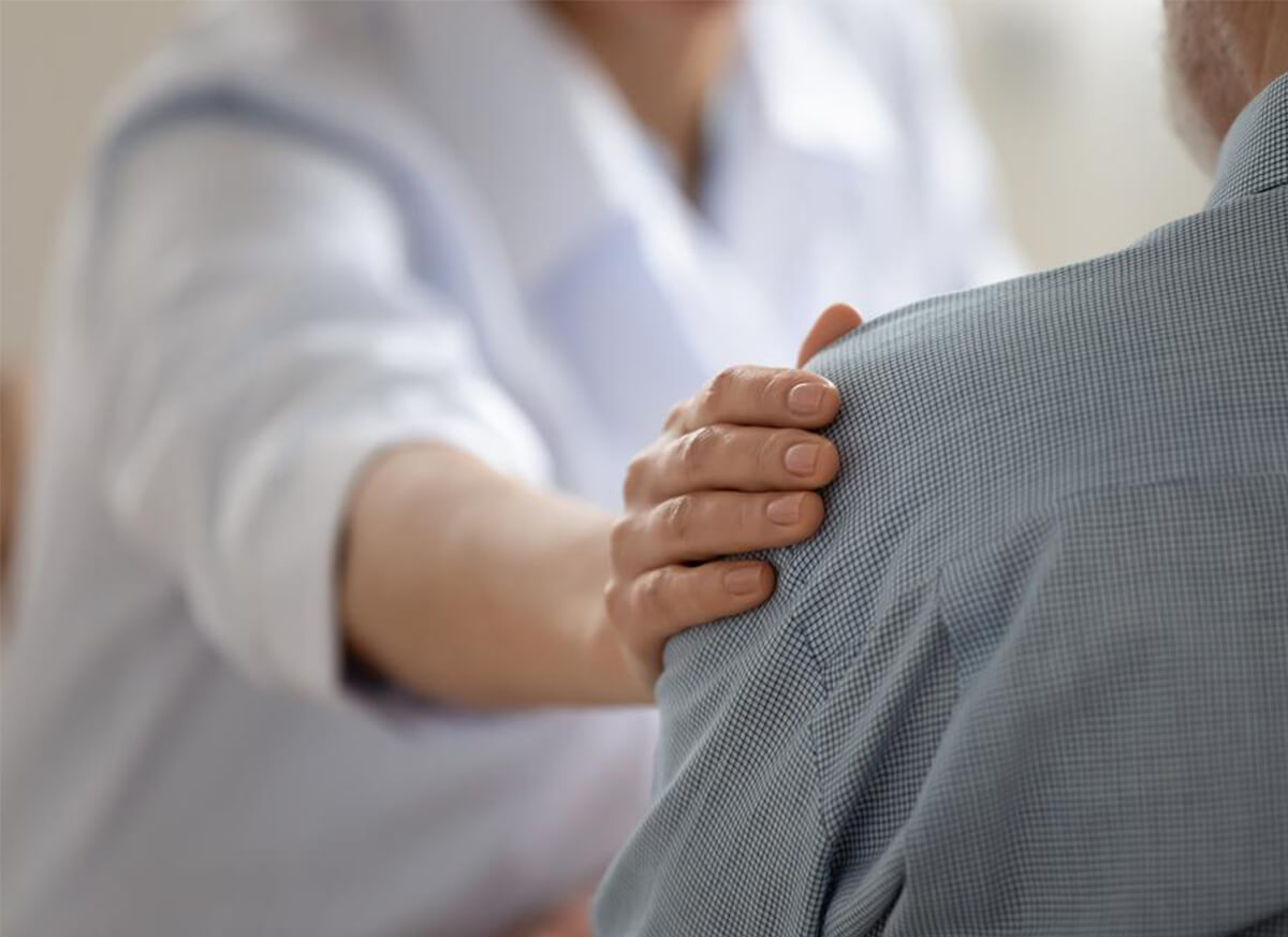 Personalized therapy plans by AI analysis of patient data, optimizing care strategies for better outcomes.